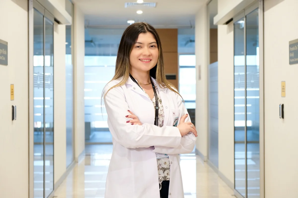 Diş beyazlatma için doğru zaman ve hekim kontrolü çok önemli