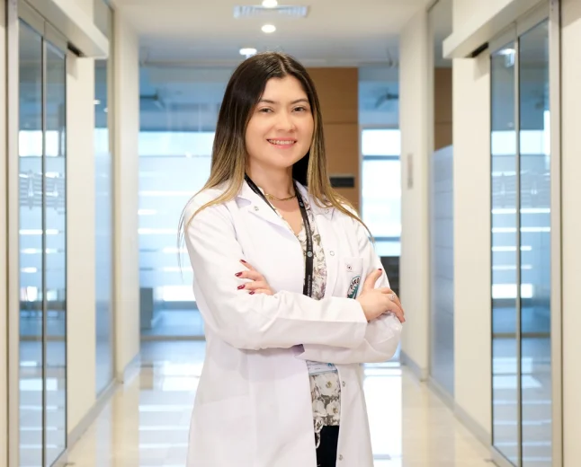 Diş beyazlatma için doğru zaman ve hekim kontrolü çok önemli